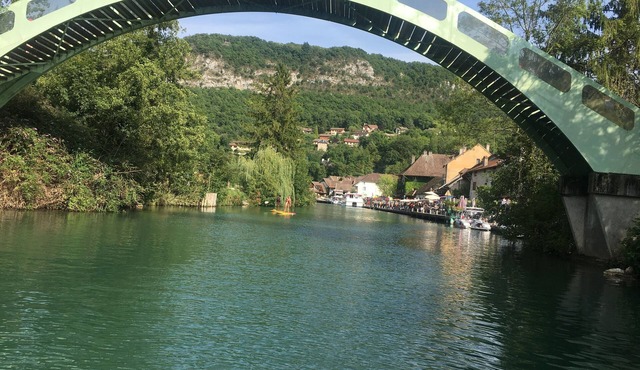 Gîte Les Lodges de la Cascade Yenne, between lakes and mountains, 6/8 pers