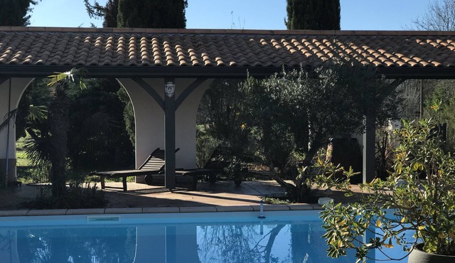 Gîte les Pins*house100m2-parc 5000m2- heated swimming-pool-patio-bike loan