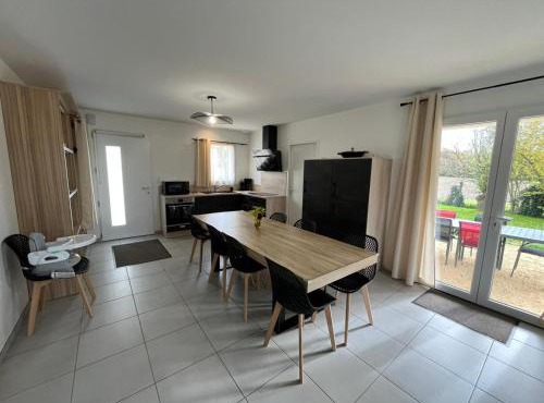 Gîte neuf, à 12mn du Futuroscope, 9 personnes-Le Coquelicot