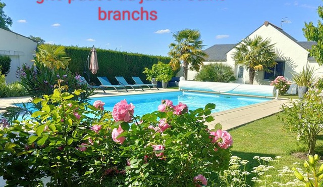 Gîte Pause au jardin piscine chauffée