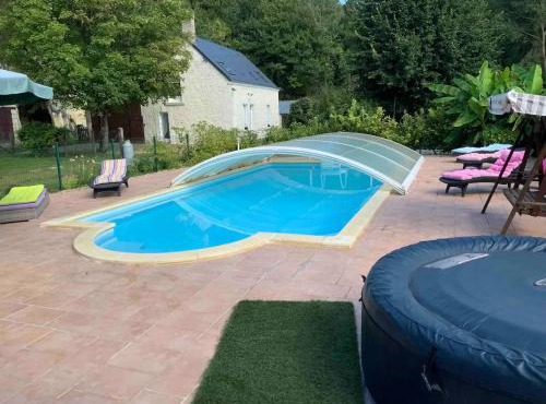 Gîte rénové avec piscine chauffée près de Beauval, 10 pers., terrain de sport et nature. - FR-1-591-568