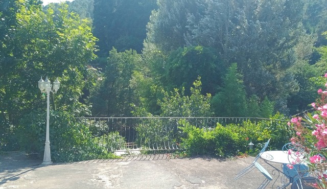 Gîte Rural Avec Terrasse et Piscine Près de la Rivière