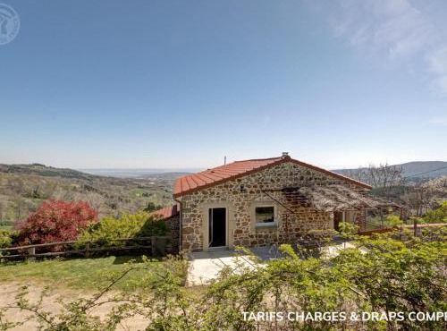 Gîte spacieux et moderne avec terrasse au cœur de la nature - FR-1-496-363