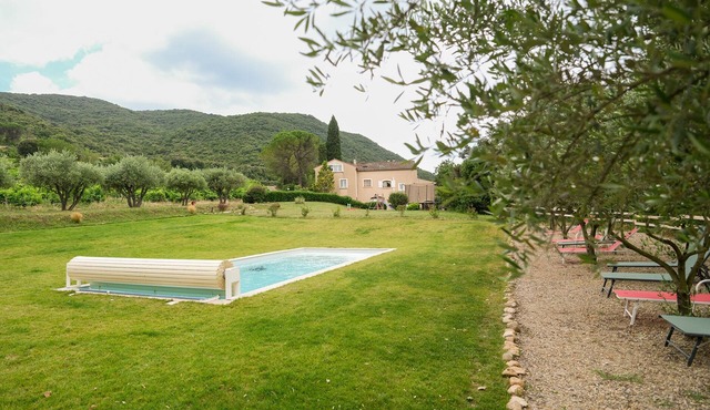 Gîte Syrah - Domaine la Grange des Aurièges - Ferme et Piscine en Pleine Nature