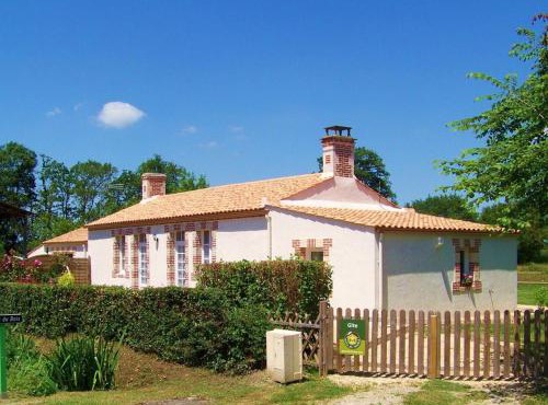 Gîte traditionnel rénové avec jardin clos et Wi-Fi, 3 chambres, proche de La Garnache, Vendée. - FR-1-426-195