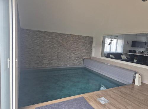 Gîte Un instant de rêve à Dorlisheim, piscine intérieure chauffée, sauna