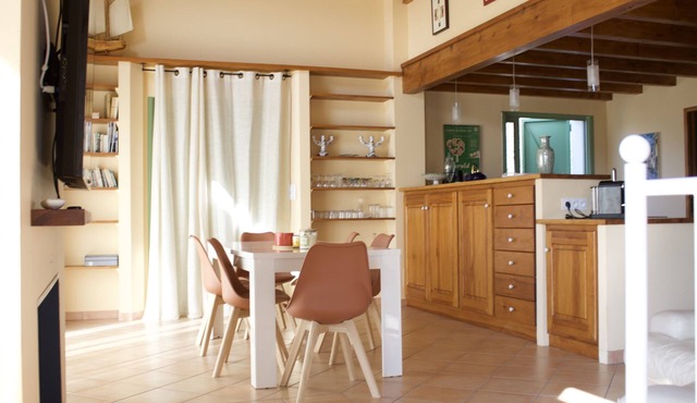 Gîtes 3 chambres -Piscine -Vue sur la vallée de l'Orb