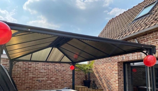 Gîtes Avec Jacuzzi à L'orée de la Forêt!