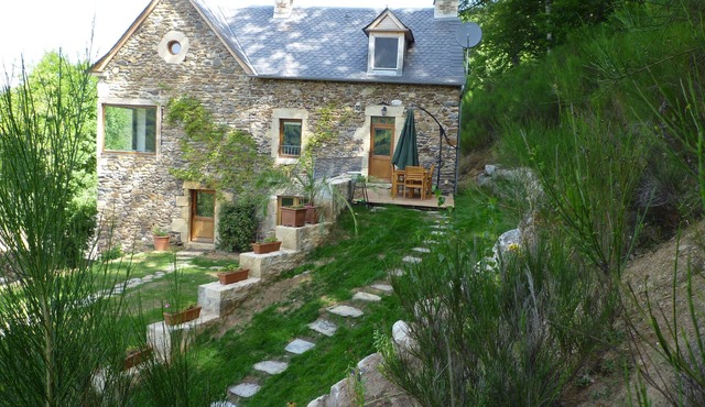 Gîtes des louzets full nature traditional Aveyronnaise stone house
