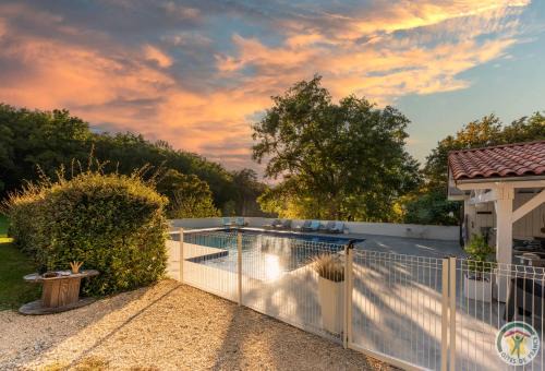 Gîtes Domaine des 4 Mas - LA HOWLITE - LE LARIMAR - L'AMAZONITE