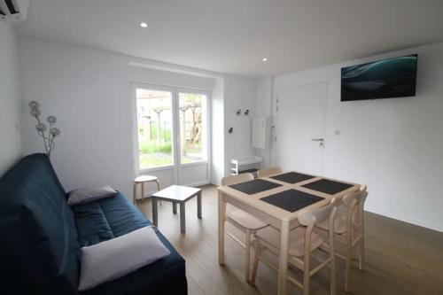 Gîtes La Source du Rey avec terrasse et jardin