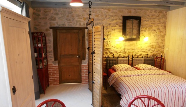 Gîtes, Maisonette, guest room, bikes welcome, DECIZE