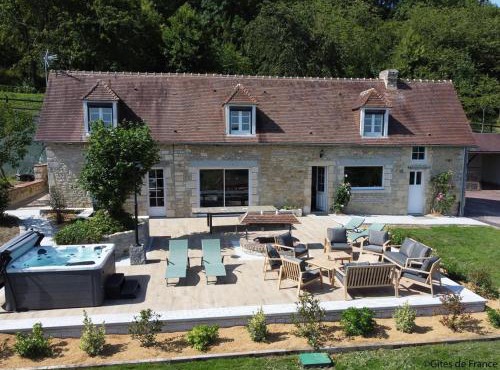 Gîte charmant avec spa et court de tennis, proche Haras du Pin - FR-1-497-221
