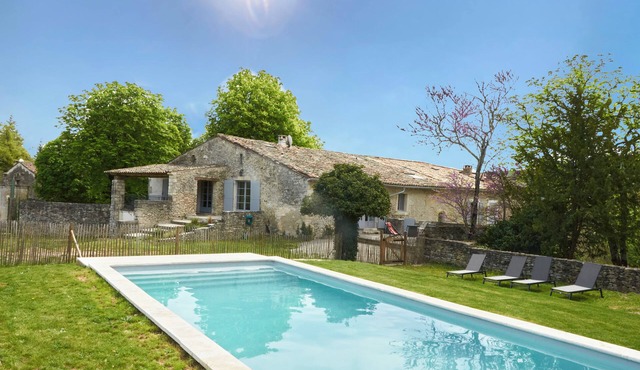 Gîte d'Ardène, vacation home in Luberon sleeps 8, private pool