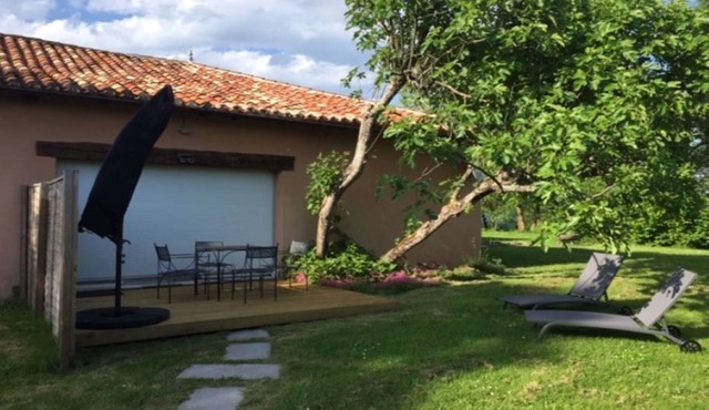 Gîte à la capagne with tennis court and swimming pool 7 kms from PERIGUEUX