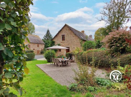 Gîte à la campagne avec jardin privatif, terrasse, et jeux extérieurs près de Fougères - FR-1-600-69
