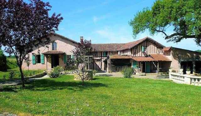 Gîte à la Ferme vu sur le lac et les Chevaux