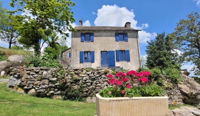 Gîte à la tour de Peyrebrune