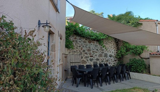 Gîte 14 personnes à proximité du Puy du Fou "Bonheur à l' Aubépin" à 18 minutes du célèbre parc
