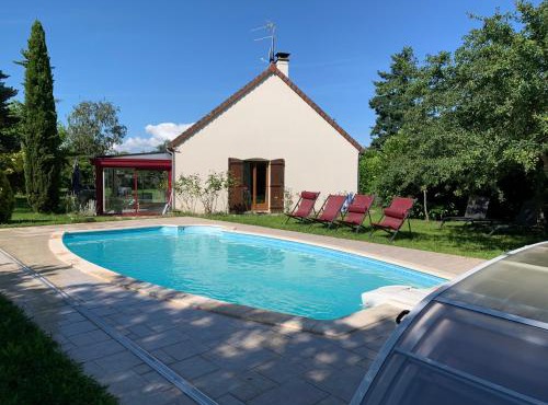 Gîte 3 étoiles les Gourlines avec balneo, véranda, piscine et garage