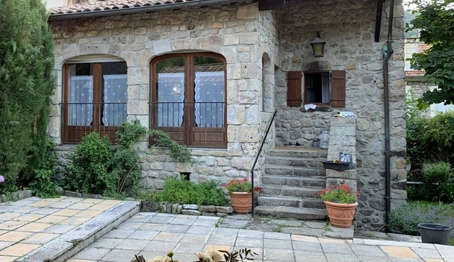 Gîte 3 Confort Avec Piscine Privée au Coeur de L'ardèche