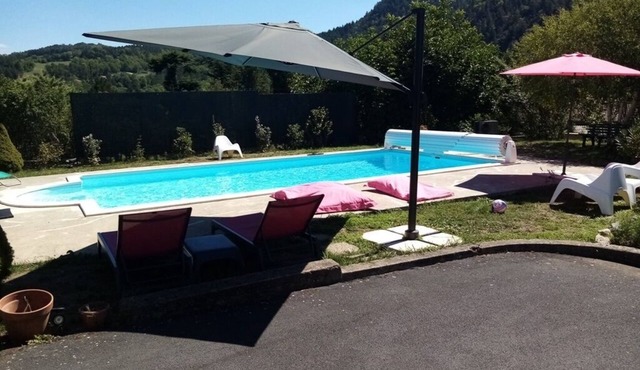 Gîte 3* 'le temps d'une pause' with swimming pool