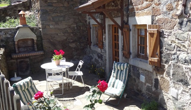 Gîte 4/5 Pers à Chazelles Surplombant la Vallée de la Desges