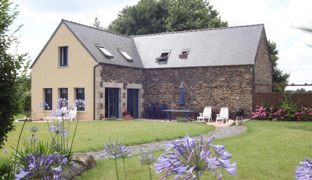 Gîte 4 km mer, 1 km centre ville, pour 8 pers