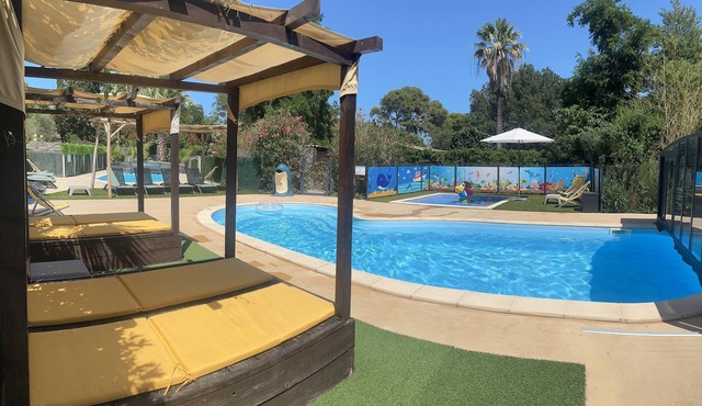 Gîte 4 Personnes Avec Piscine Dans Village de Vacances