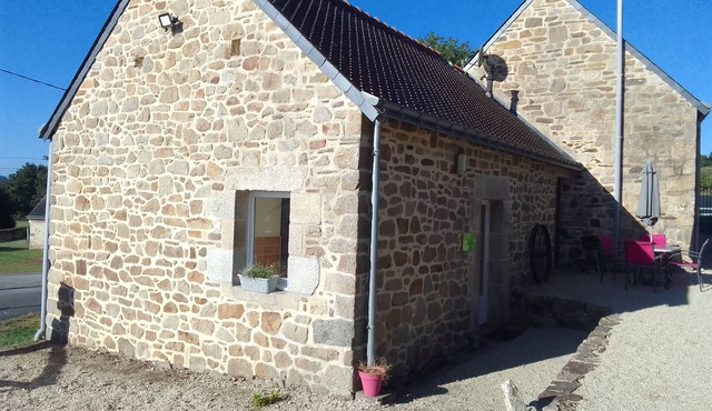 Gîte 4 Personnes en Centre Bretagne, Avec Piscine Extérieure Chauffée et spa