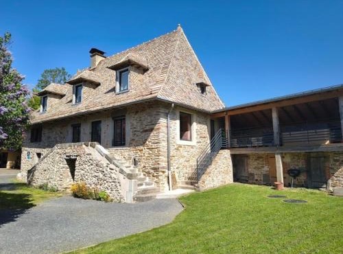 Gîte 8 pers avec spa et jardin proximité Aurillac
