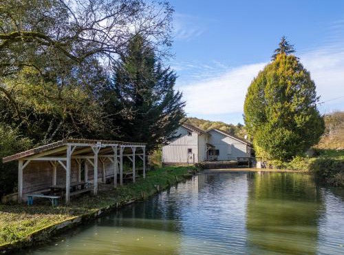 Gîte accueillant en bord de rivière - 4 pers. - FR-1-584-400