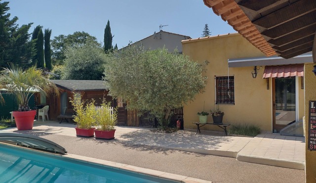 Gîte and table d'hôtes Le Clérano, 35 min from Mont Ventoux, quiet location with swimming pool