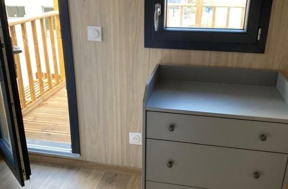 Gîte atypique en bois entre ville et verdures