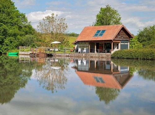 Gîte atypique au bord de l'eau