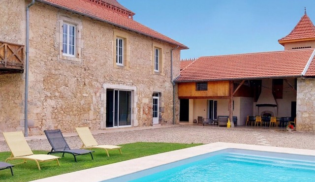 Gîte atypique 4★ - Swimming pool, terrace and games room