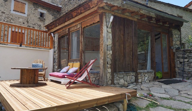 Gîte atypique 6p.jardin sauna wi-fi 1600m altitude