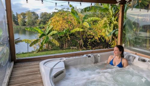 Gîte au bord du Tarn avec ponton et spa