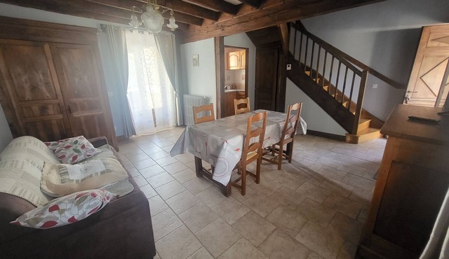 Gîte au Calme Avec Piscine Chauffée