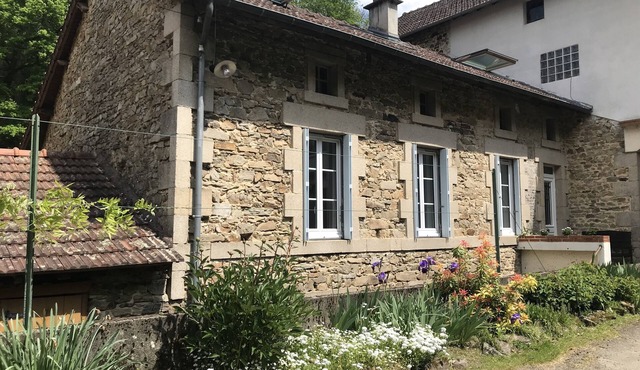 Gîte au Calme Dans un Ancien Moulin au Bord D'un Ruisseau