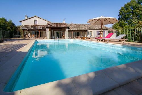 Gîte au Couchant à Caylus - Piscine - Jardin - 3 chambres - 8 personnes - 5 minutes du village médiéval