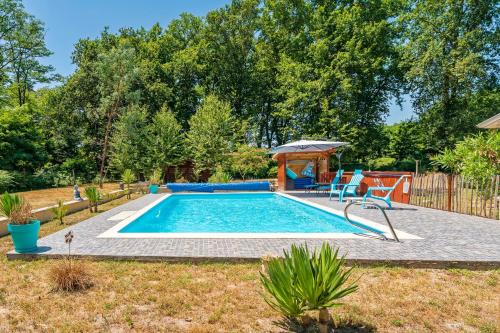 Gîte Au Milieu D'un Airial