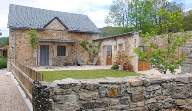 Gîte Auberoques Aveyron- maison indépendante- classée 3 étoiles