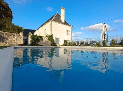 Gîte authentique en Touraine, piscine chauffée, animaux admis - FR-1-381-632