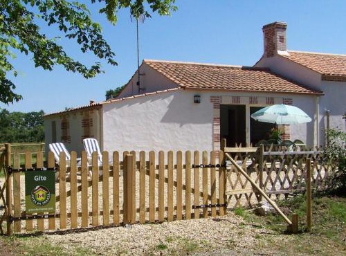 Gîte authentique avec terrasse, jardin clos et wifi à La Garnache - FR-1-426-140
