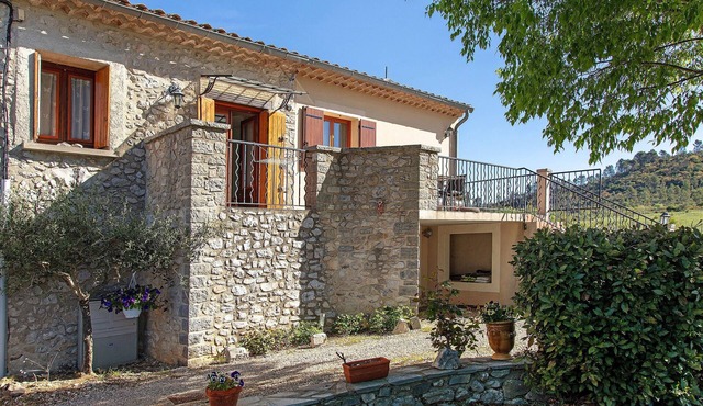 Gîte Aux Portes Des Cévennes: Mountain View, Wi-Fi & Air Conditioning