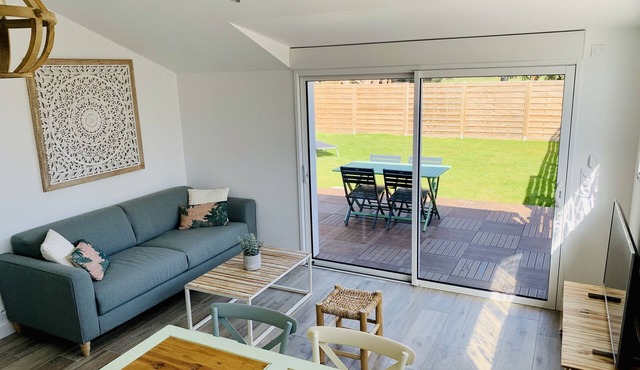 Gîte Avec Jardin, à 10 mn des Sables D'olonne, lit King Size