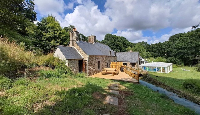 Gîte Avec Piscine à la Campagne. Animaux Acceptés