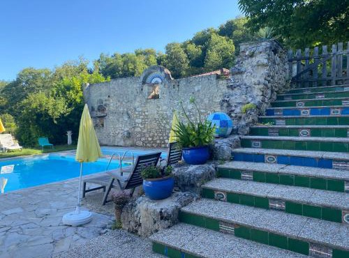 Gîte avec piscine calme absolu, idéal familles amis au cœur du Sud-Ouest