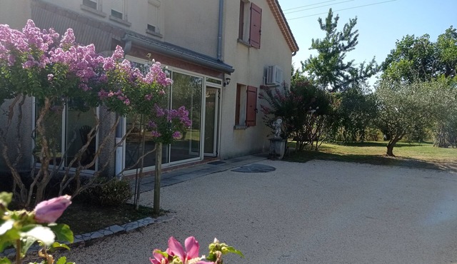 Gîte Avec Terrain Arboré Pour 4 à 6 Personnes en sud Ardèche à Lablachère